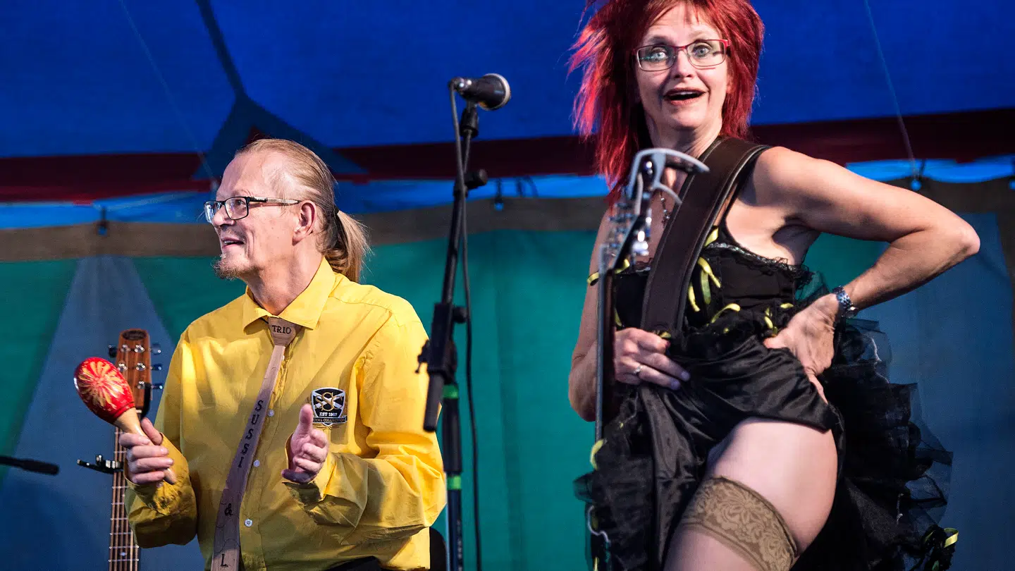 'Sussi og Leo' har optrådt som en duo i mange år. Her er de fanget på scenen i 2016.