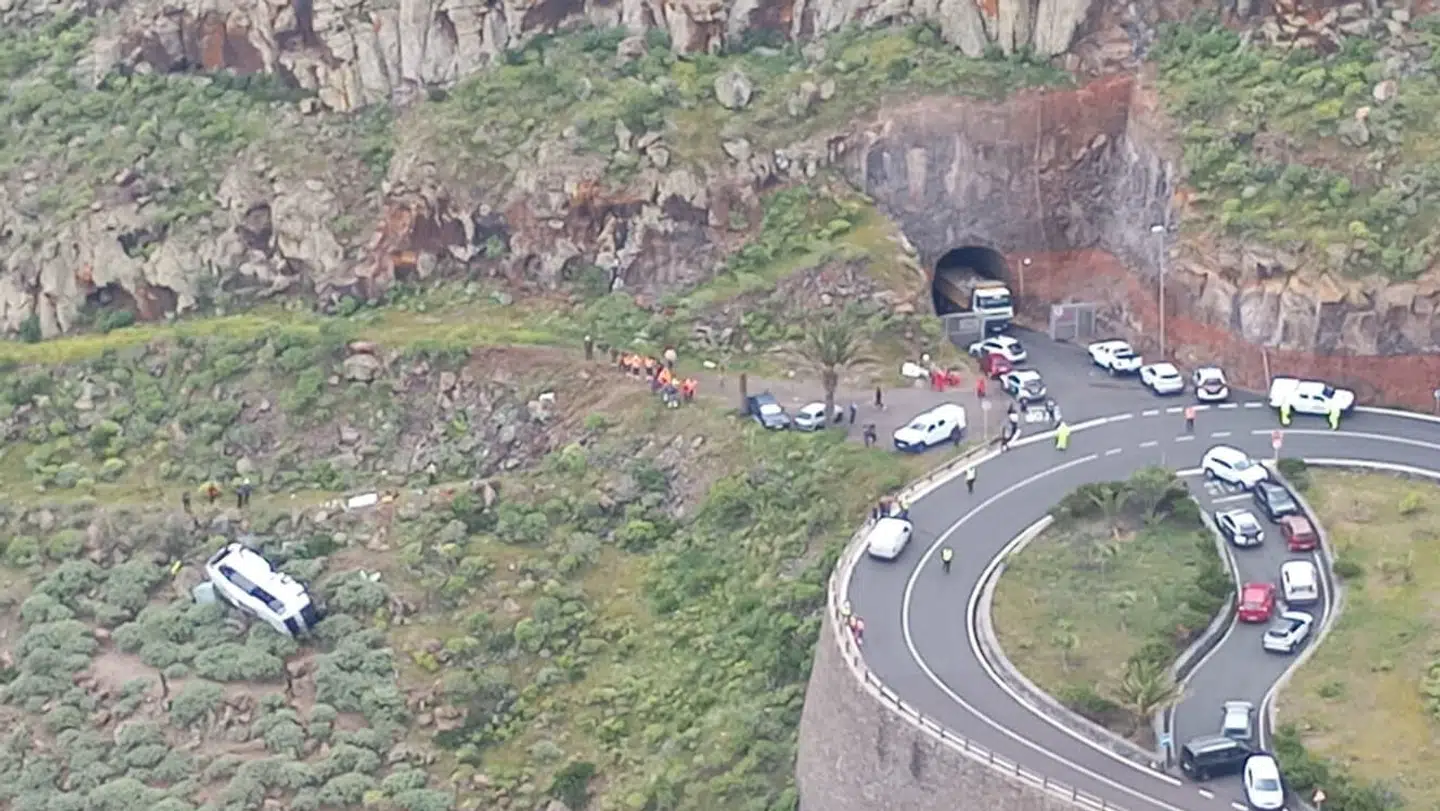 En luftfoto viser ulykkesstedet.