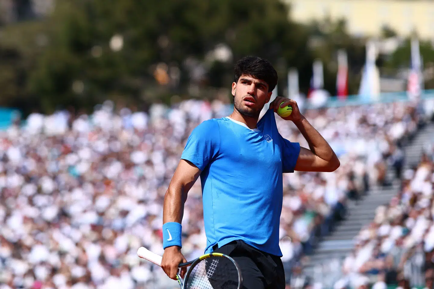 Carlos Alcaraz havde styr på hjemmebanefavoritten Valentin Vacherot i lørdagens semifinale ved Monte-Carlo Masters.