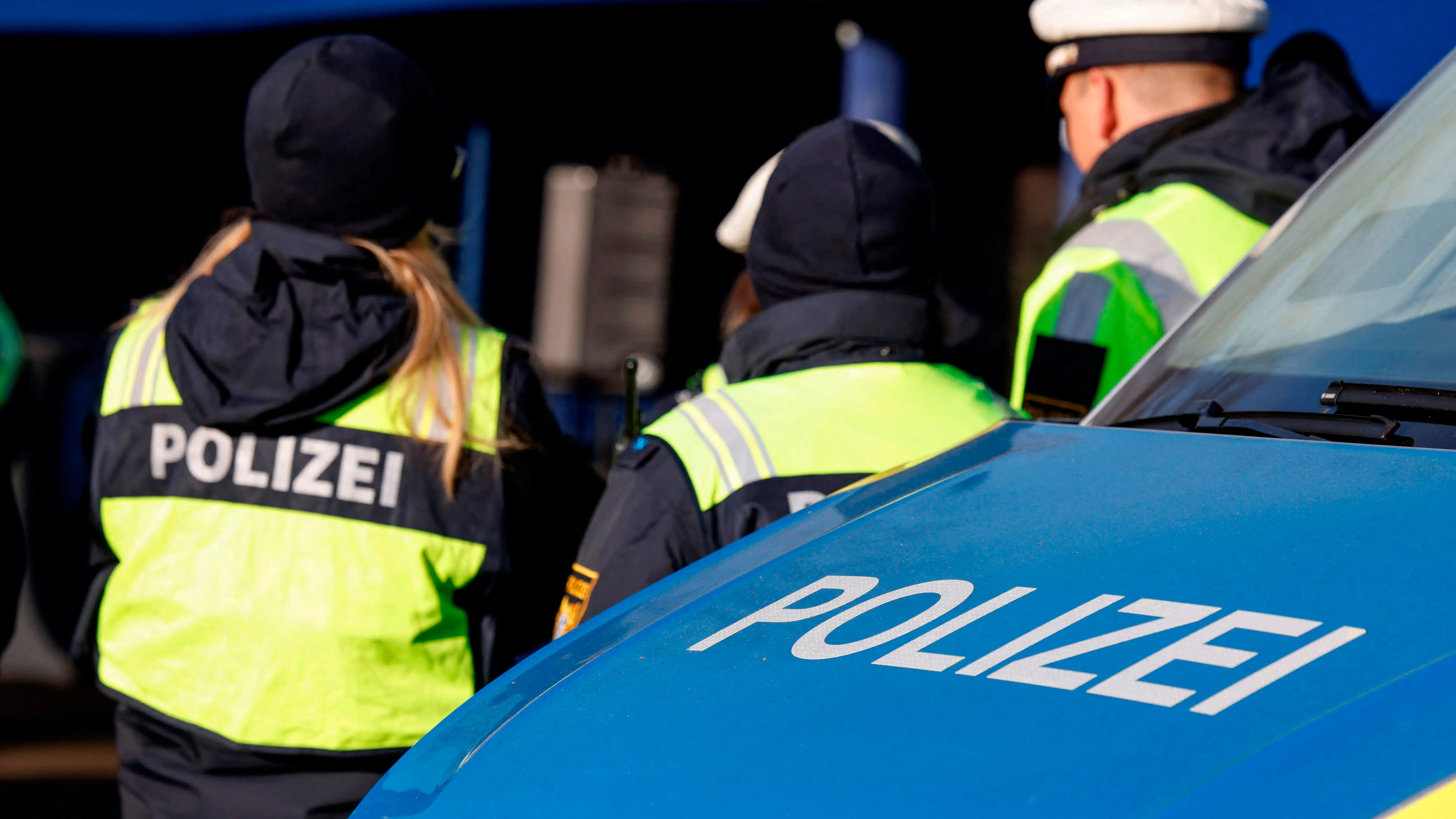 Frygteligt fund: Afhugget hoved fundet i sæk tæt ved motorvej