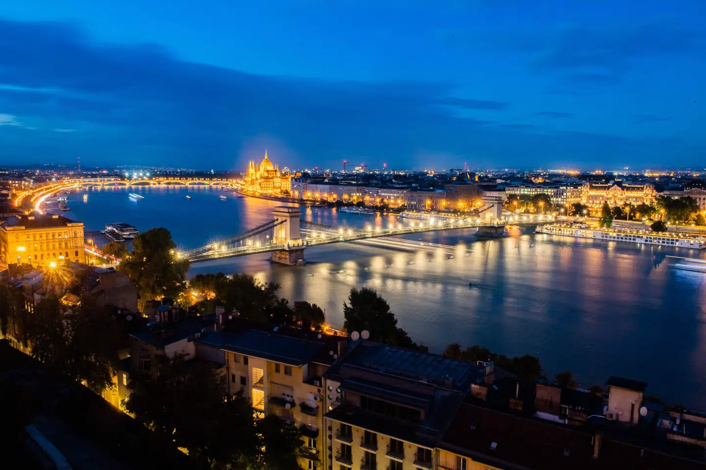 Den ungarske parlamentsbygning ligger ud til floden Donau i landets hovedstad, Budapest. (Arkivfoto).
