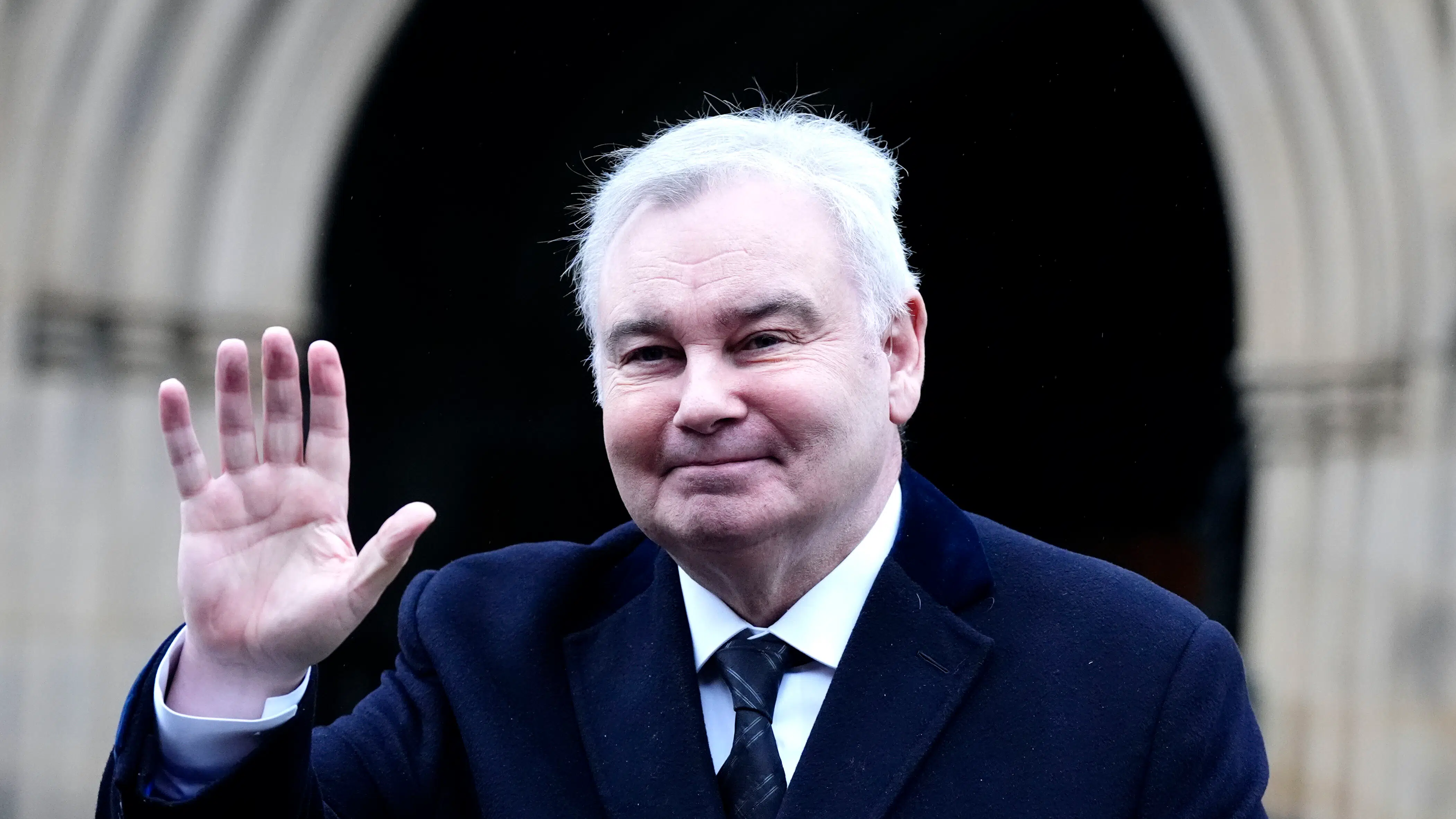 Tv-stjerne fundet bevidstløs: Kæresten beder for ham