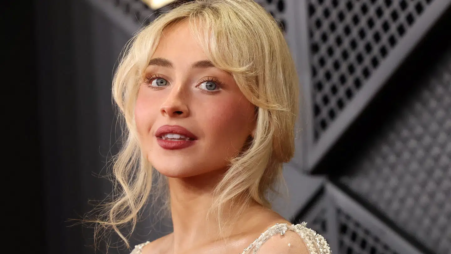 Sabrina Carpenter undskylder efter fredagens koncert på Coachella festivalen.