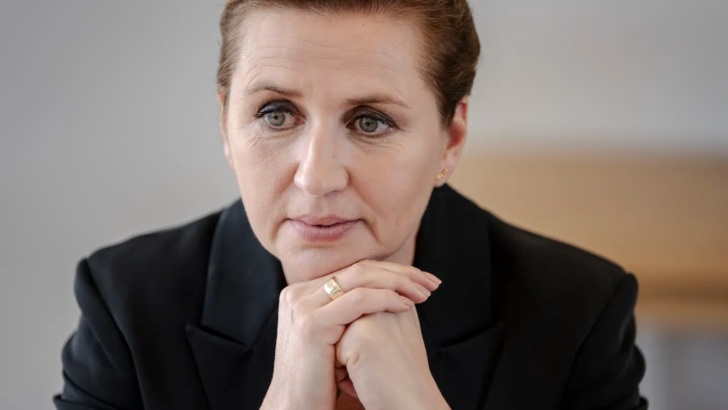 Fungerende statsminister Mette Frederiksen tænker på Dronning Mary i en svær tid, lyder det.