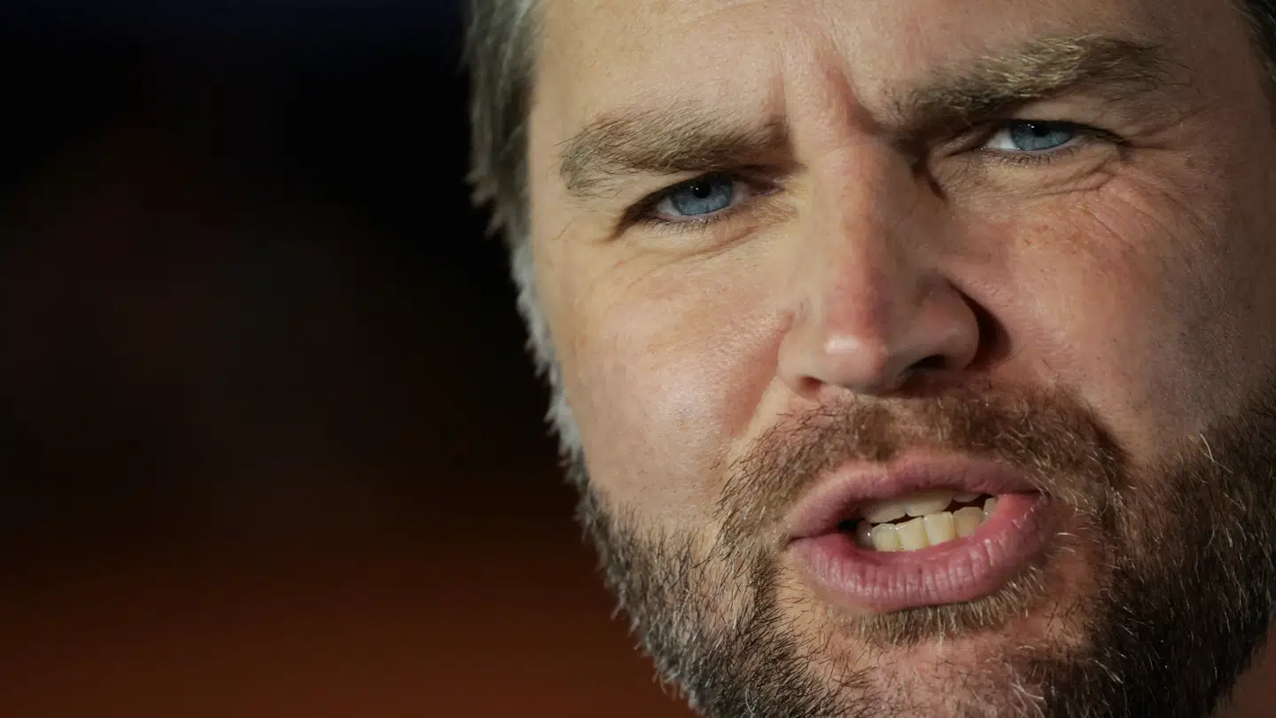 J.D. Vance lagde vejen forbi den største amerikanske militærbase udenfor USA på turen hjem fra Islamabad.