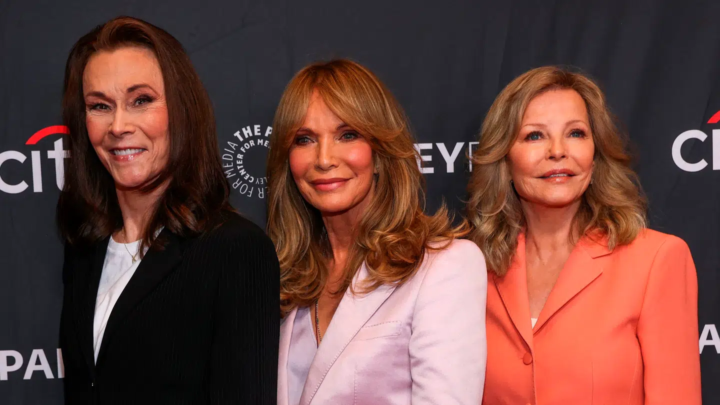 Kate Jackson, Jaclyn Smith og Cheryl Ladd på den røde løber. De har alle medvirket i den populære serie fra 70erne.