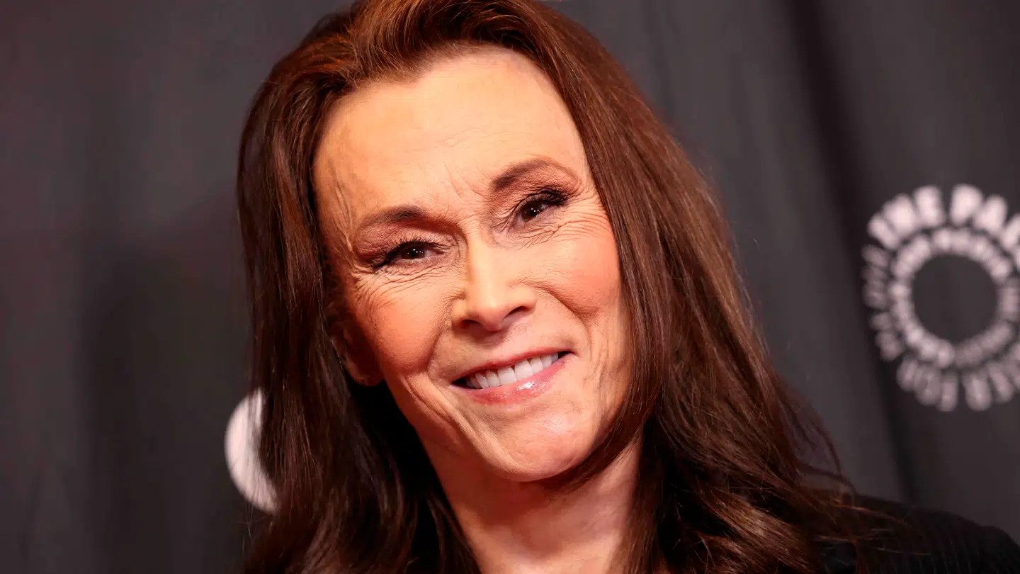 Kate Jackson på den røde løber til 'Charlie's Angels' 50-års jubilæum.