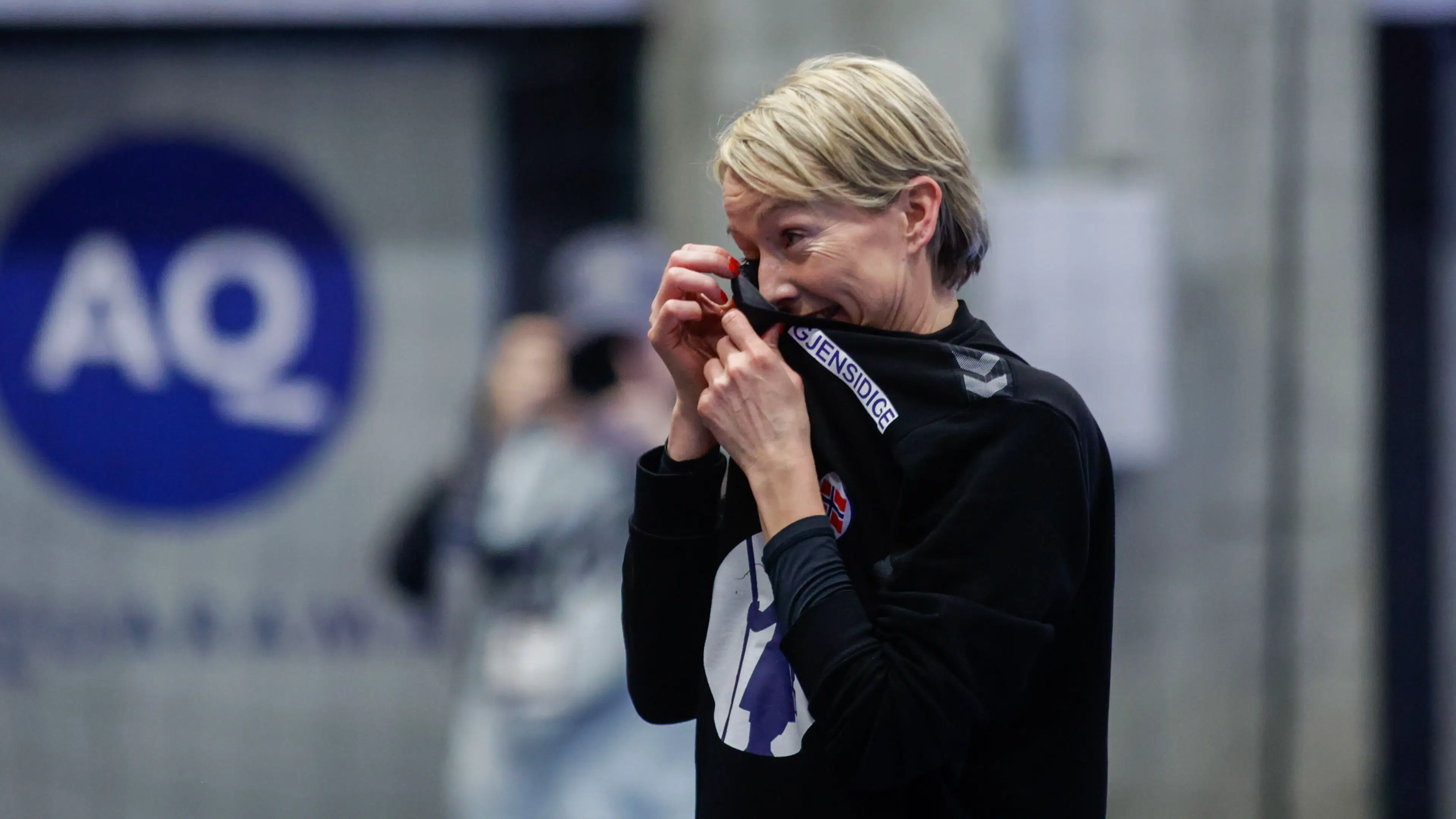 Rørende hyldest: Norsk legende i tårevædet farvel