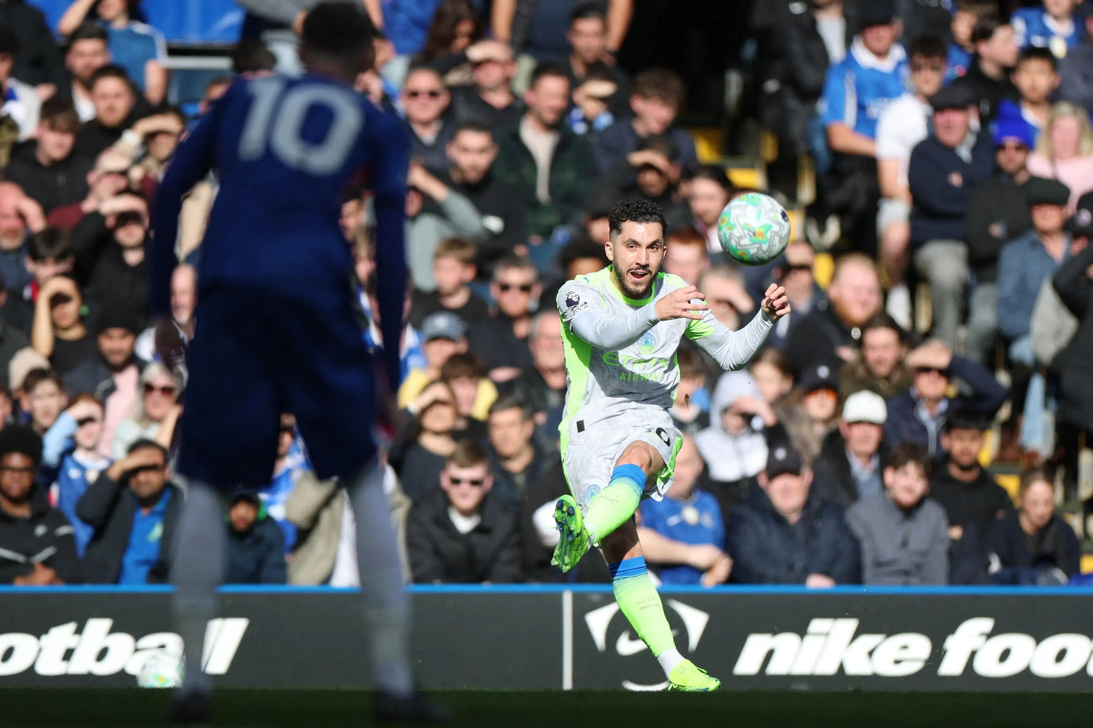 City finder tempoet og knuser Chelsea efter pausen