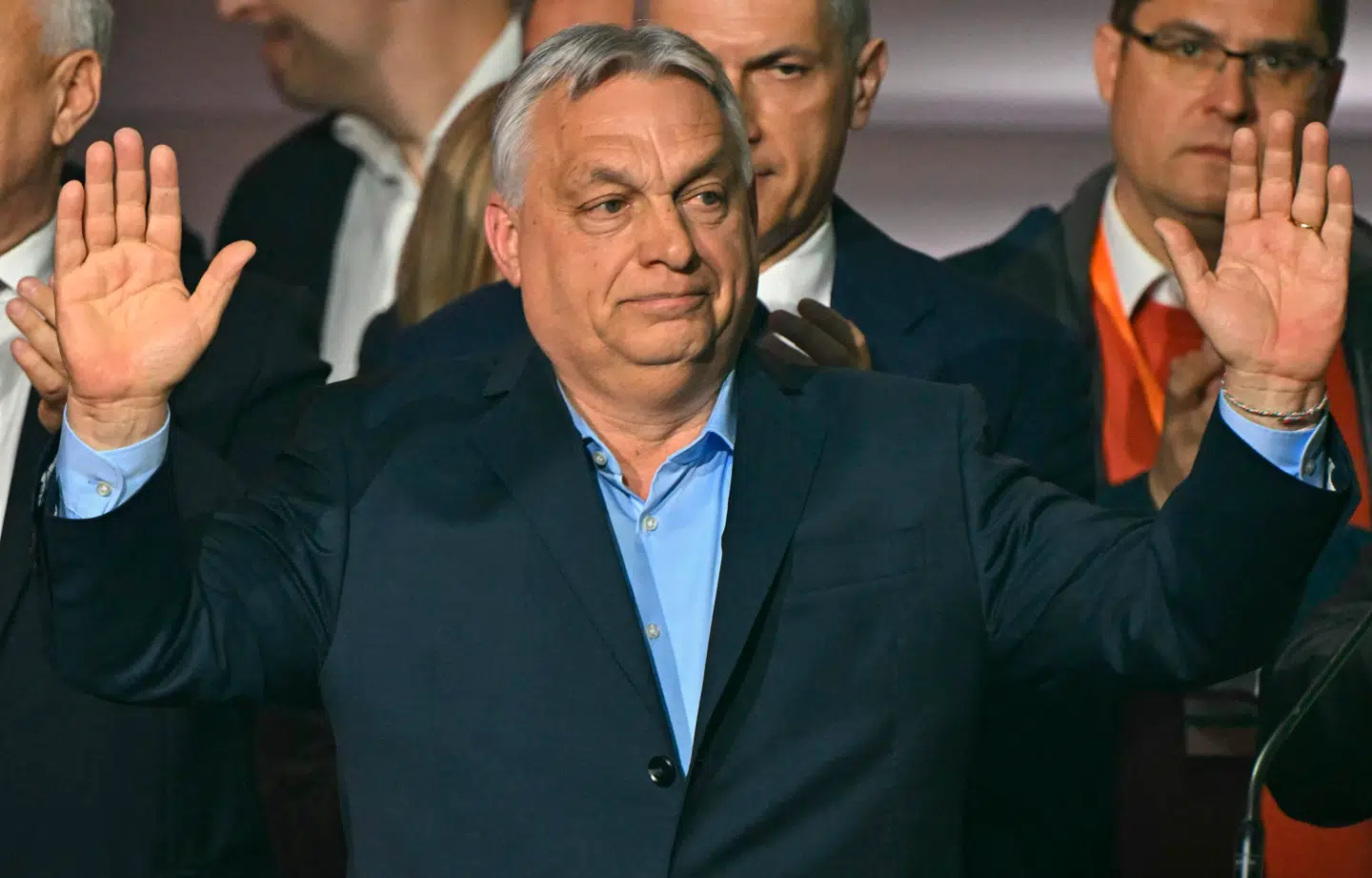 Ungarns premierminister, Viktor Orbán, erkendte sit nederlag ved parlamentsvalget over for sin rival, den konservative Peter Magyar.