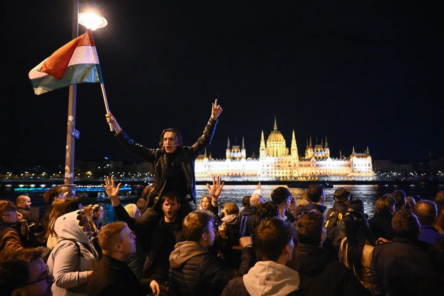 Det var en sejr, de ikke turde håbe på, før Orbán selv kastede håndklædet i ringen. Han kunne ikke benægte så knusende et nederlag.
