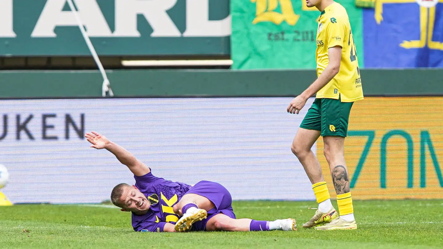 Lewis Holtby fik en stor flænge i kampen.