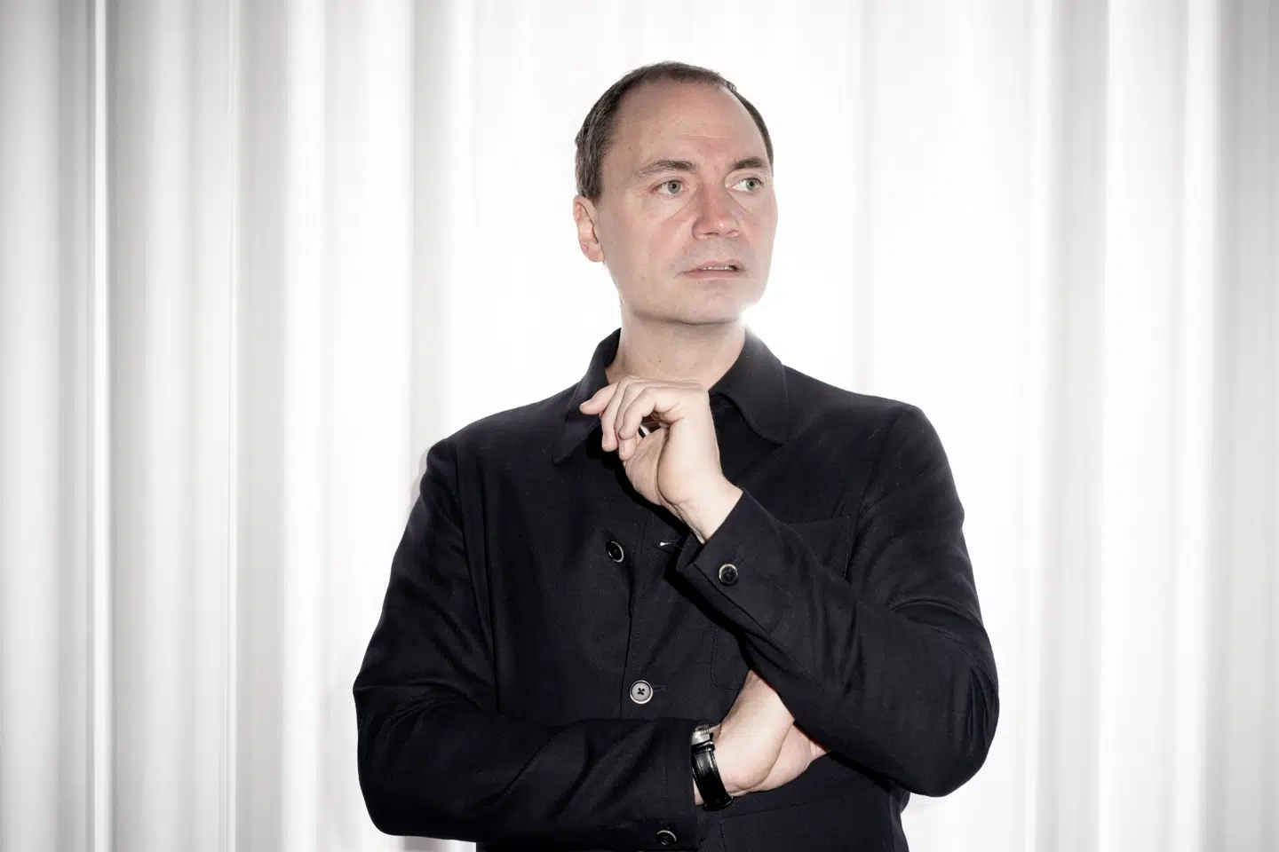 Tommy Ahlers blev i 2018 hentet ind fra erhvervslivet og var uddannelses- og forskningsminister for Venstre i VLAK-regeringen. Han blev valgt ind i Folketinget i 2019.