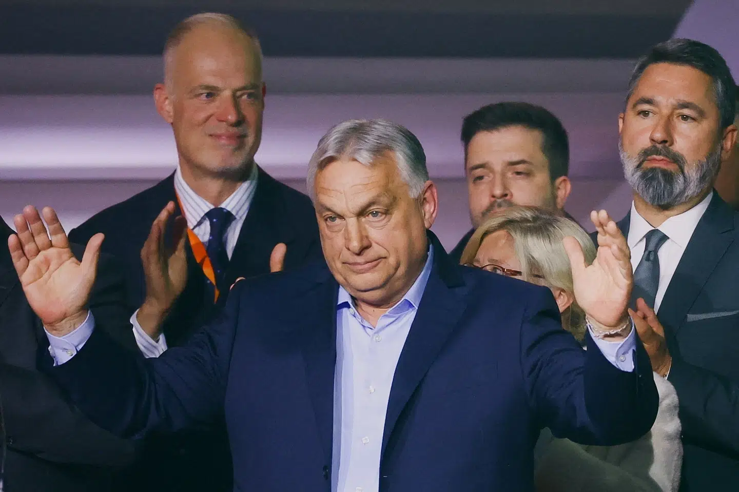 Viktor Orbán er færdig som premierminister i Ungarn efter 16 år på posten. Søndag vandt oppositionslederen Péter Magyar og hans parti, Tisza, en storsejr ved landets parlamentsvalg.