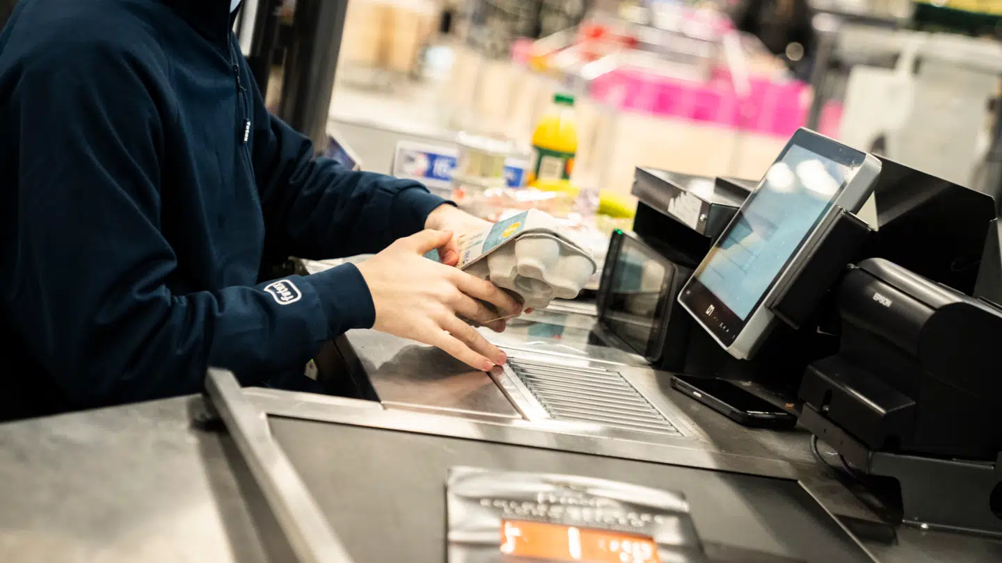 Selv hvis krigen sluttede betyder det ikke nødvendigvis, at priserne vil falde til det niveau, de var, før krigen.