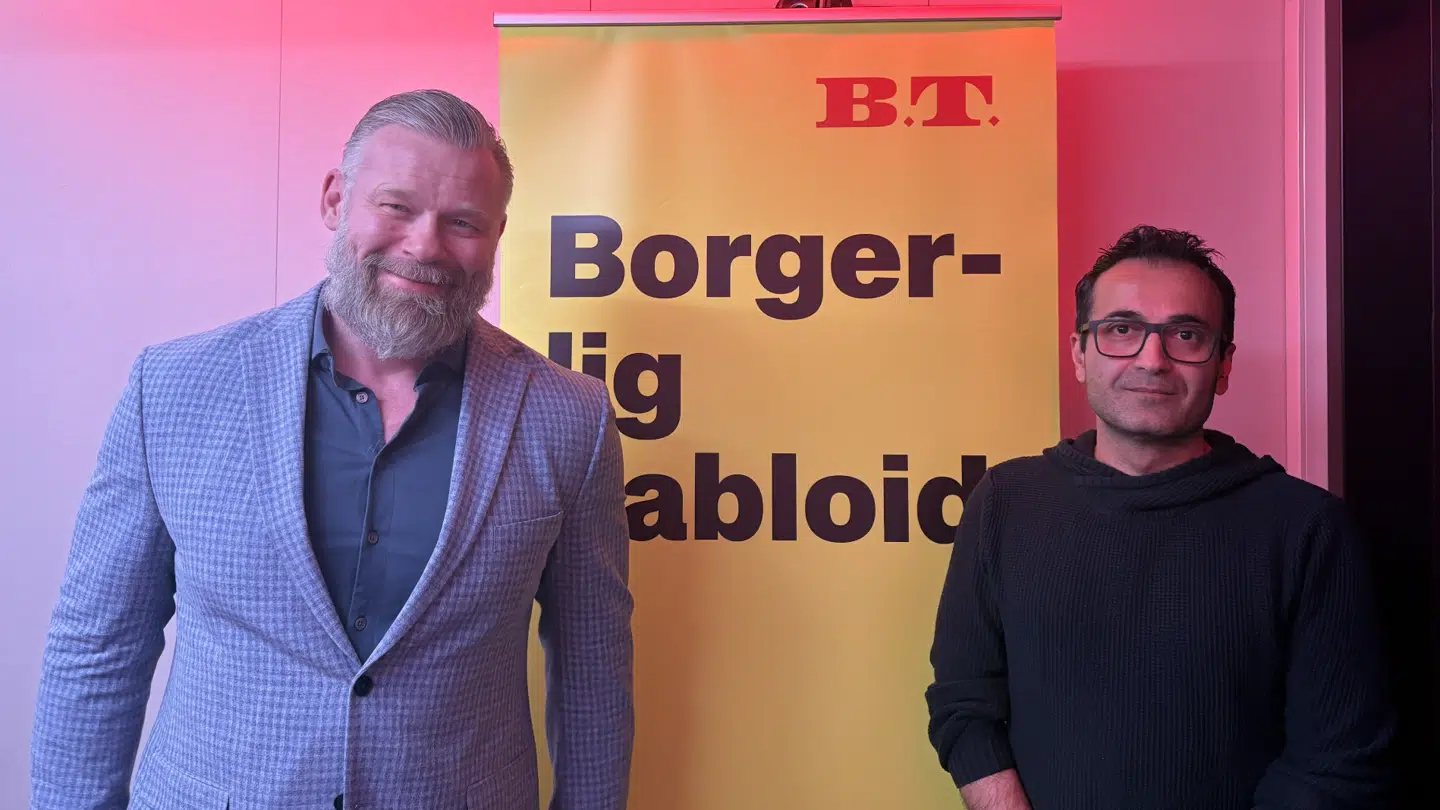 Dansk-iraneren Cyrus Razavi lagde mandag vejen forbi B.T.s debatpodcast, Borgerlig Tabloid.