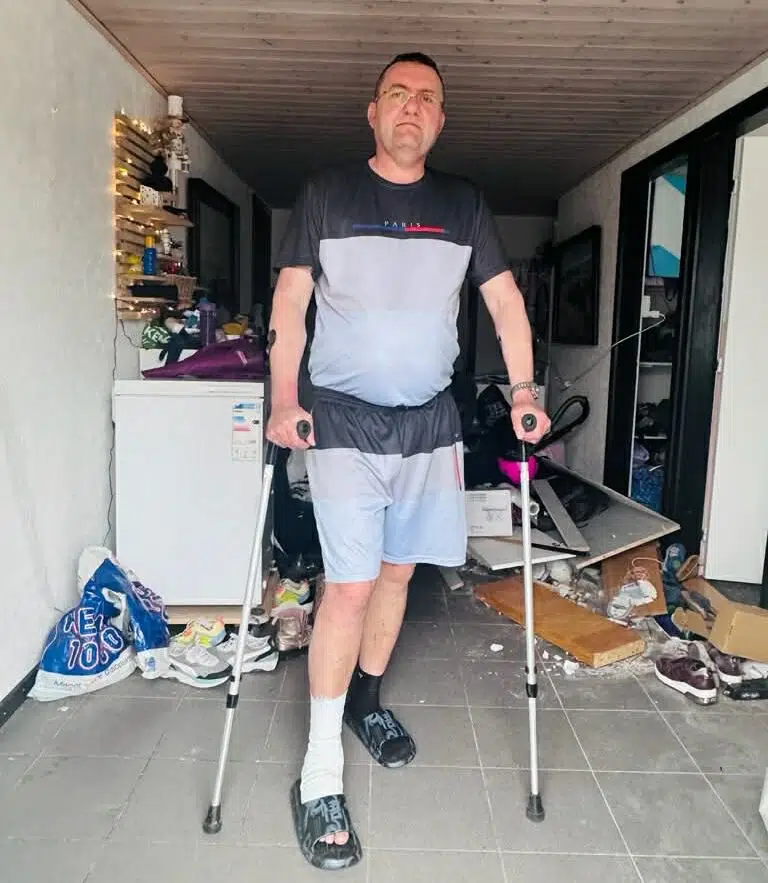 Nabo bragede bil ind gennem hus: Jens måtte springe for livet