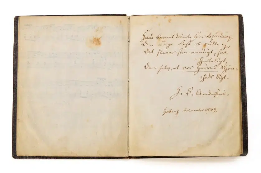 Gæstebog med digt af H.C. Andersen sælges for 55.000 kroner