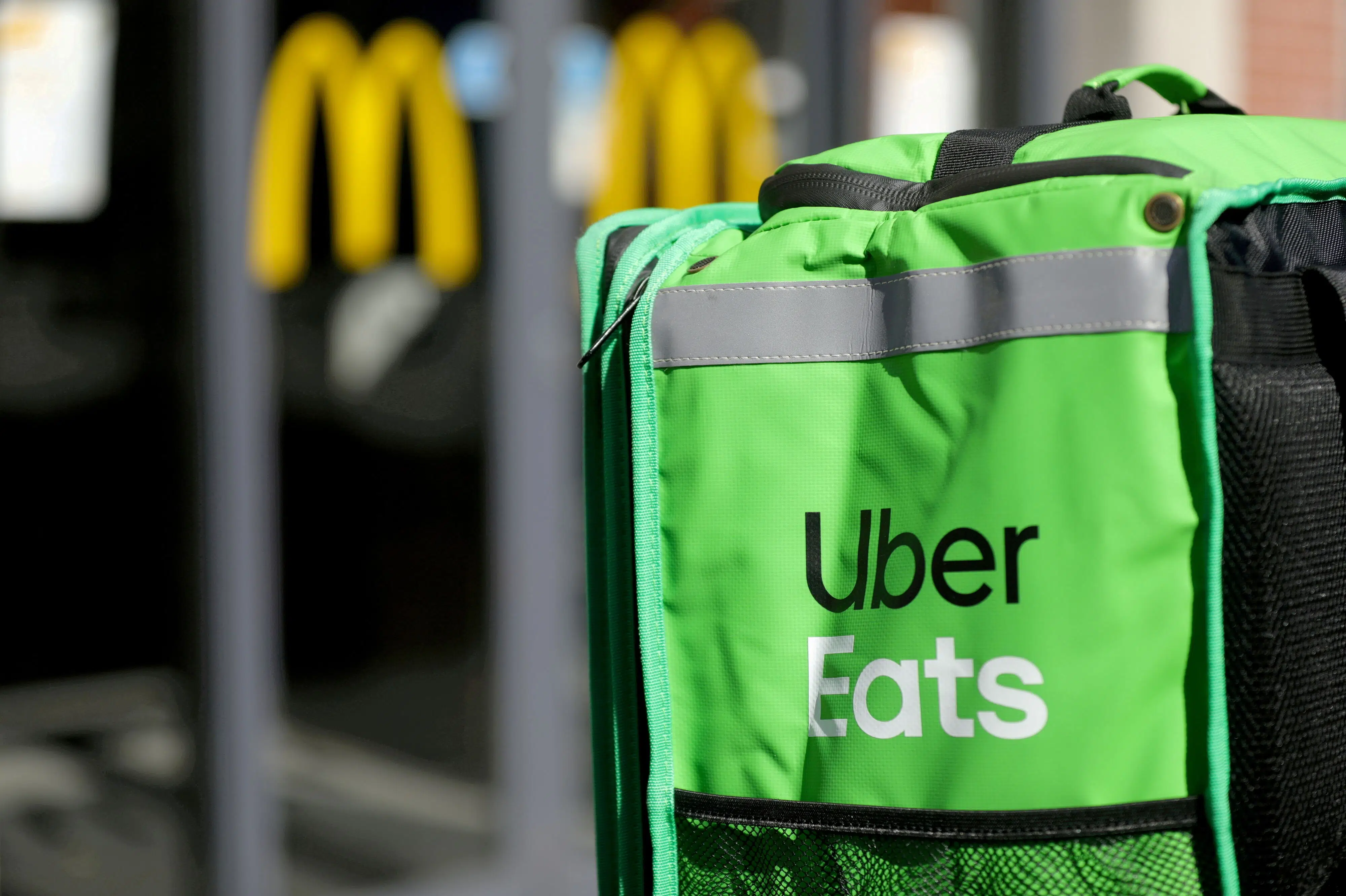 Uber vil levere mad til danske tilbudsjægere