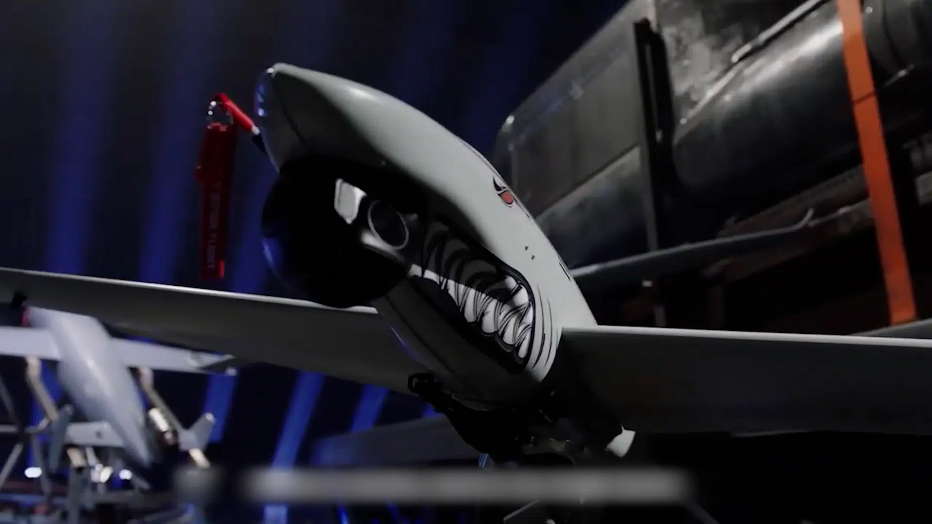 Ukraine i ny video: Viser vildt militært isenkram frem