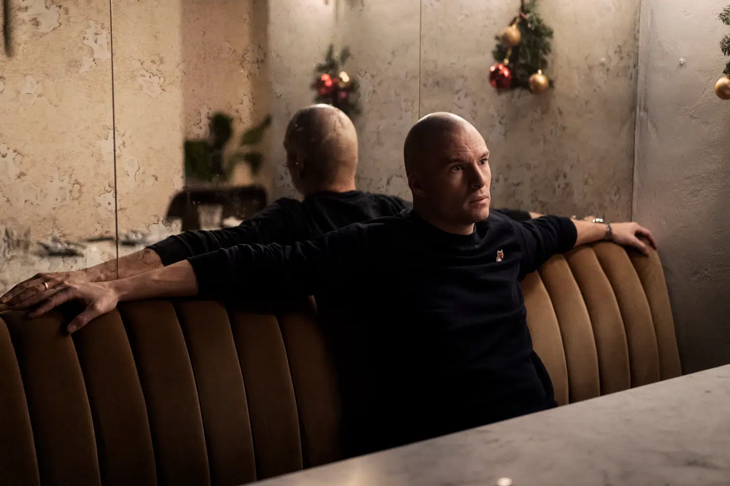 Komikeren Simon Talbot skal stå i spidsen for nyt satireprogram på DR.