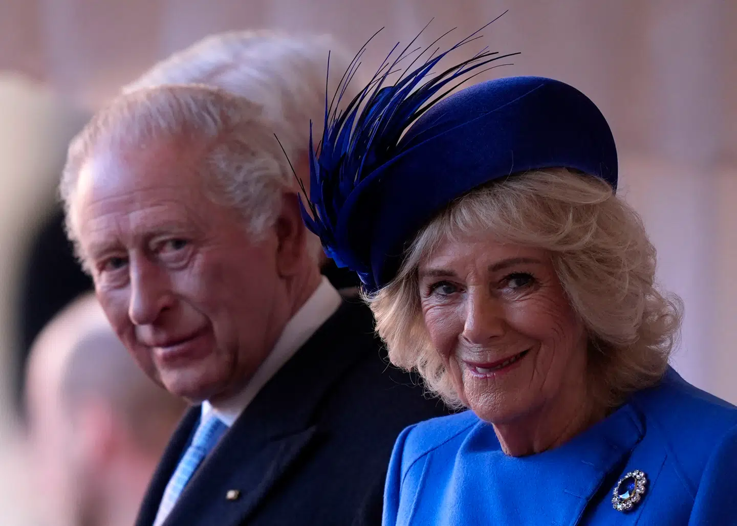 Dronning Camilla ses ofte i kongeblåt, og den blå farve signalerer da også stabilitet og autoritet.