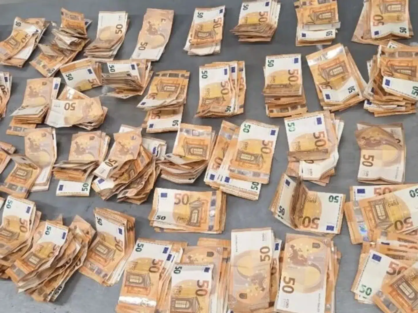 30.000 euro svarer til 373.626 kroner.