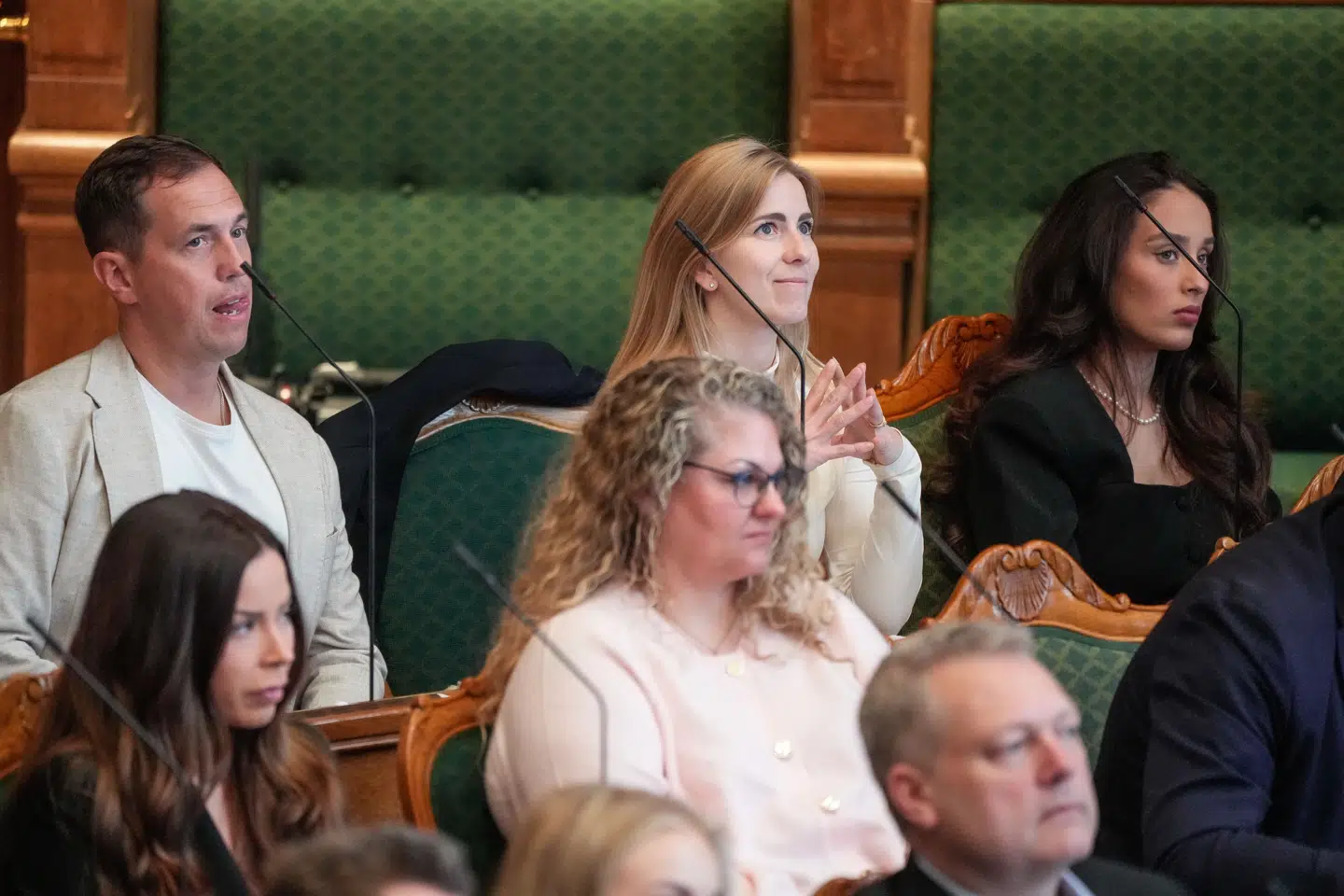 Det nye folketing har godkendt valget.