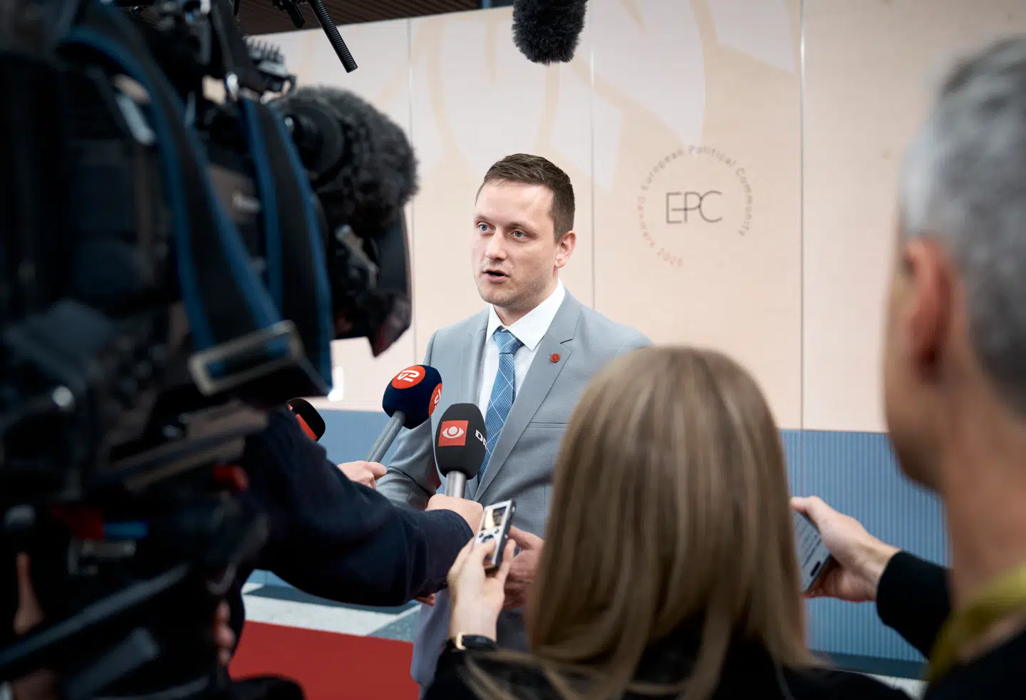 »Jens-Frederik Nielsen har i måneder haft et problem, som han ikke rigtig har haft lyst til at tale om,« siger Peter Suppli Benson. Nu er regeringen fuldtallig, men opgaverne står i kø.