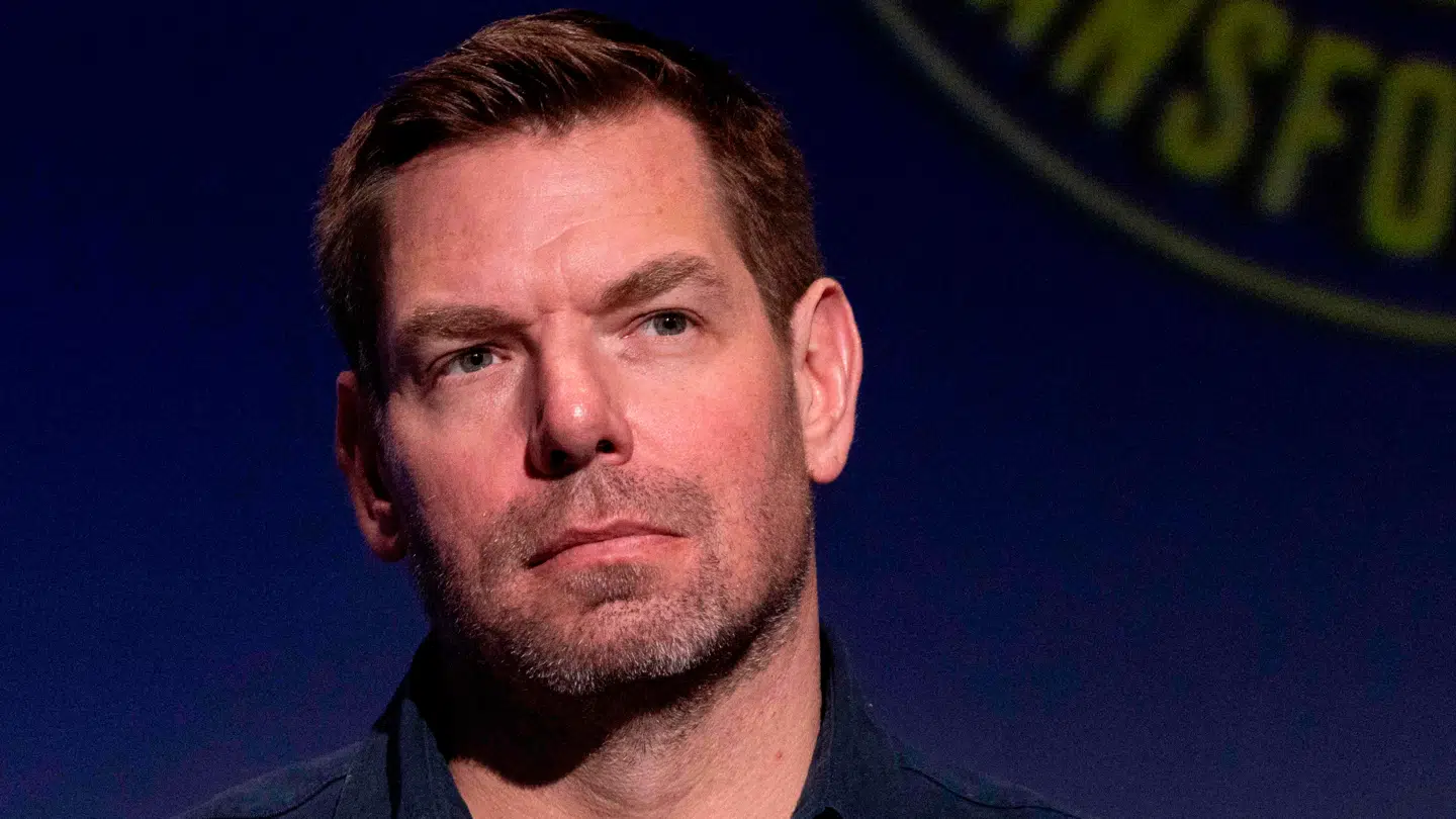 Eric Swalwell trak sig mandag aften fra kongressen.