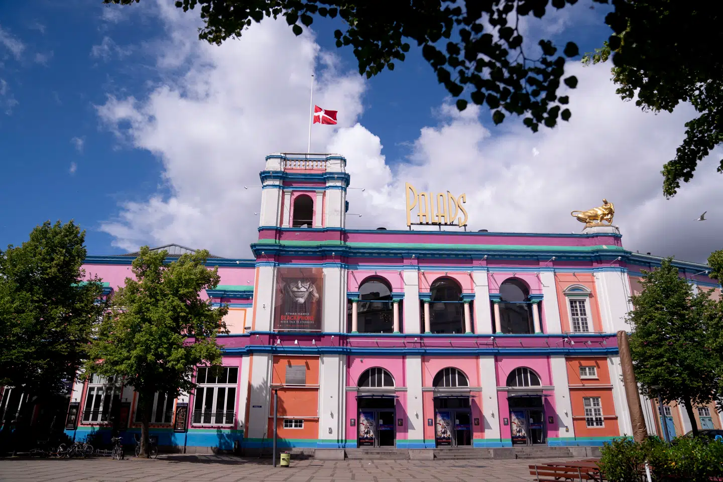 En levende by er netop kendetegnet ved forandring. Det betyder ikke, at alt gammelt skal rives ned. Men bevaring kræver kompromiser og realisme, lyder det fra Kim Pedersen i dette debatindlæg. Foto: Liselotte Sabroe/Ritzau Scanpix