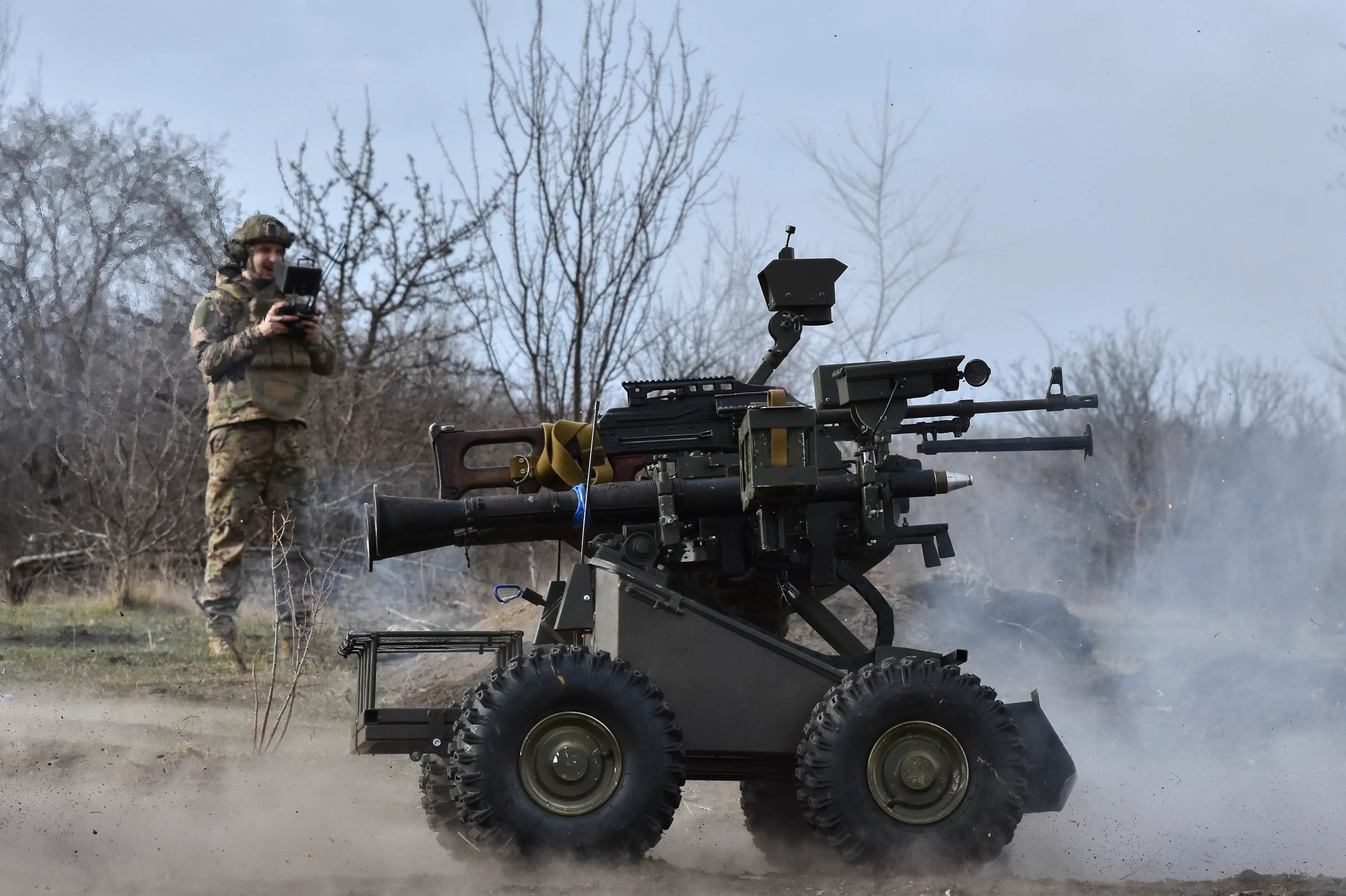 I skelsættende slag har ukrainerne indtaget russisk stilling uden brug af soldater. Eksperter har »aldrig hørt lignende«