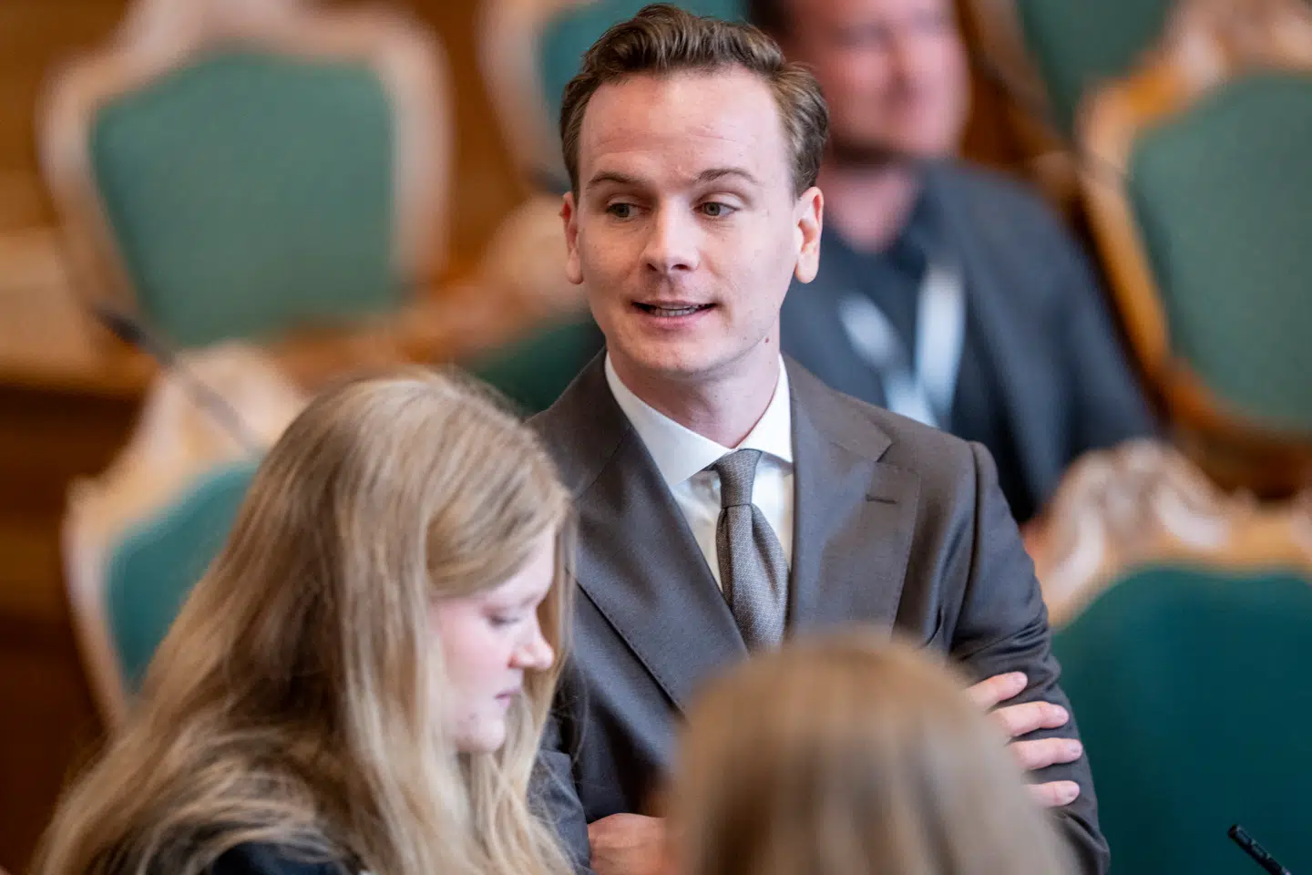 Christian Marcussen langer ud efter det nyvalgte folketingsmedlem fra Radikale Venstre Magnus Georg Jensen (billedet), efter han har besøgt stormoskeen i Rovsingsgade. Foto: Ida Marie Odgaard/Ritzau Scanpix
