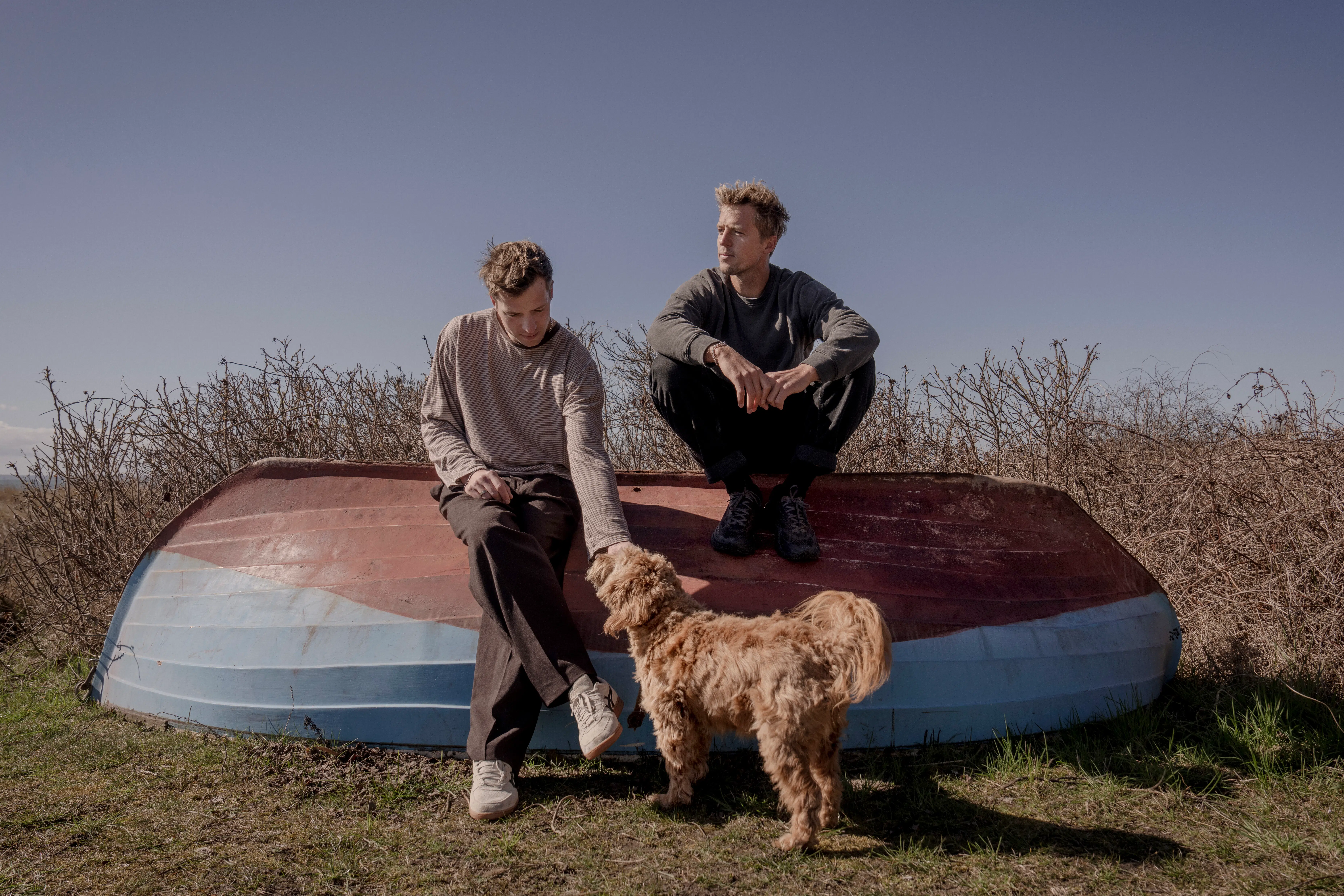 Johan og Jeppe Ingversen og 98 andre unge talenter tegner fremtidens Danmark