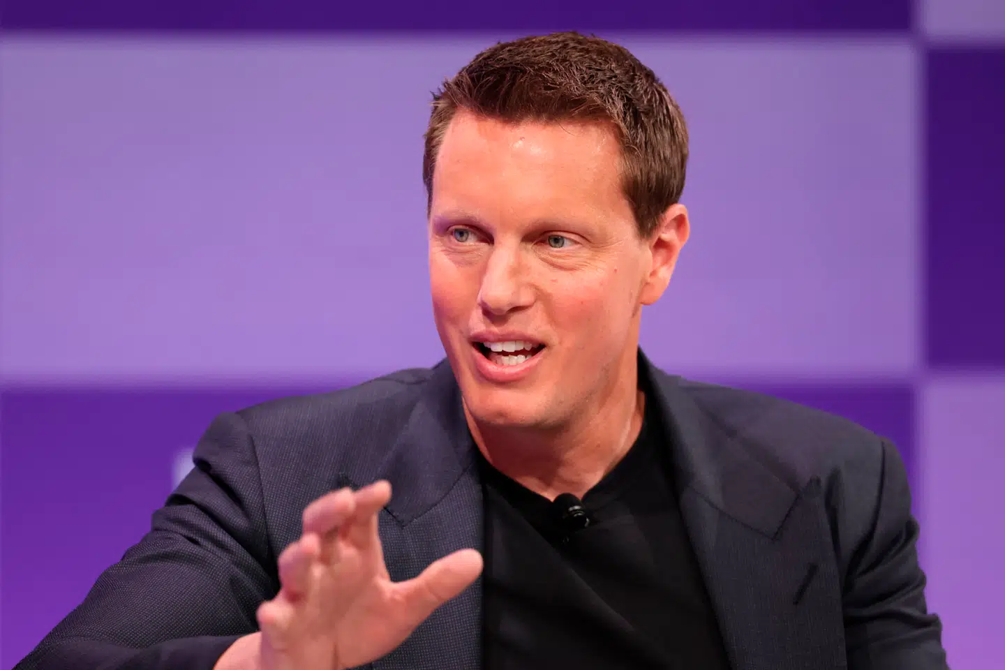 David Ellison, den administrerende direktør i Paramount Skydance, forsikrer de bekymrede filmfolk om, at der nok skal blive lavet mange film på trods af den planlagte fusion.