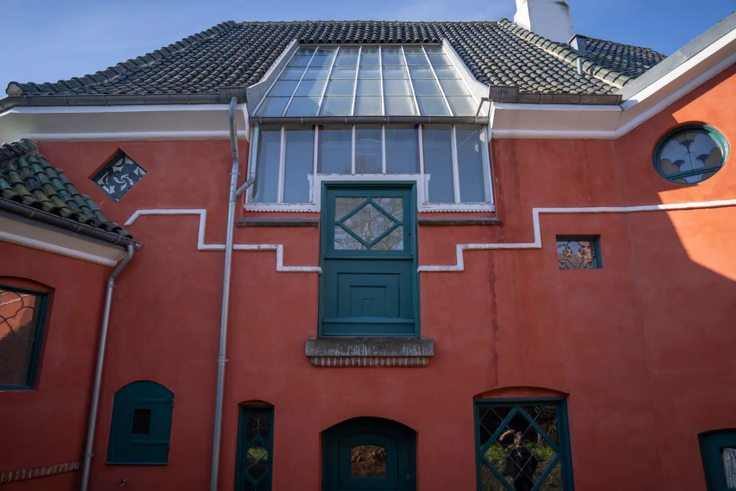 Den såkaldte ateliervilla blev opført i Hellerup i 1907-1908.