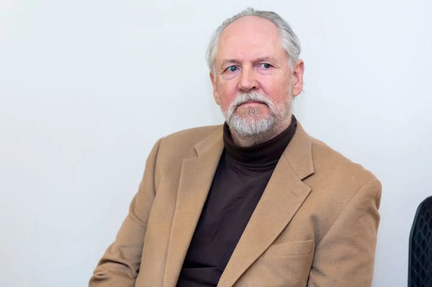 En islandsk blogger, Páll Vilhjálmsson, henvendte sig til Berlingske under research til en kritisk historie. Dagen efter dukkede en lignende mail op i indbakken fra en ny afsender. Begge advarede Berlingskes journalist mod at skrive »usandheder«.