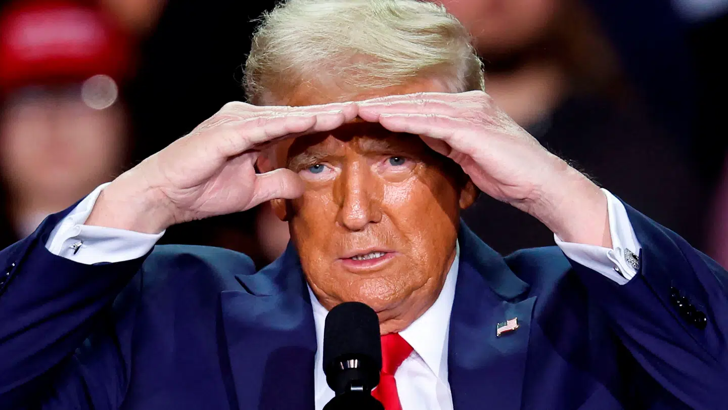 USAs præsident Donald Trump glæder sig over åbningen af strædet, skriver han på Truth Social.