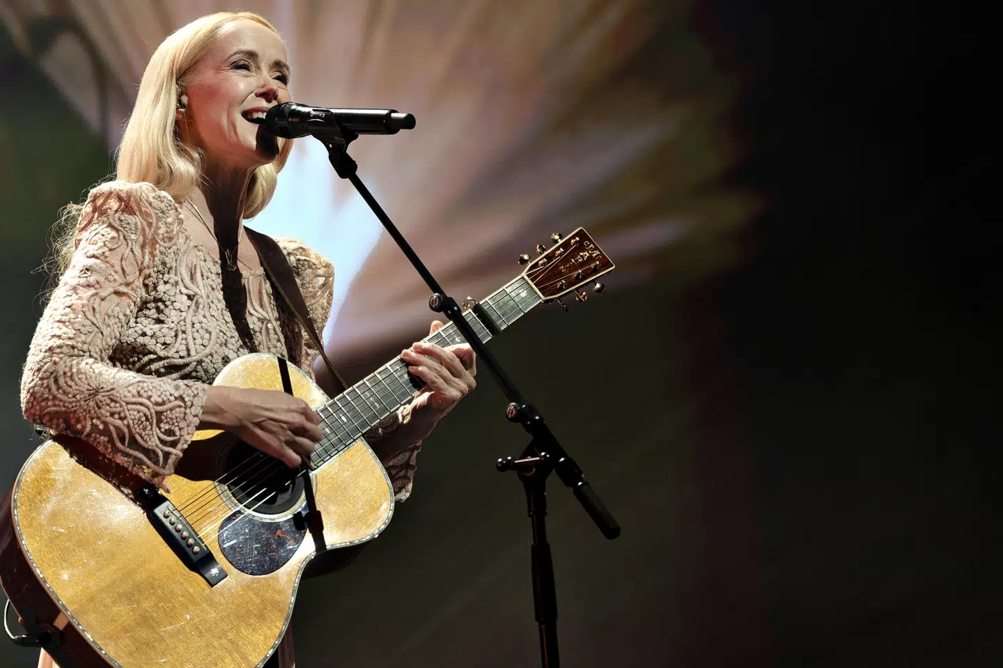 Tina Dickow spillede fredag aften i Royal Arena på Amager. Det er den østjyske sangers eneste planlagte koncert i Danmark i år.