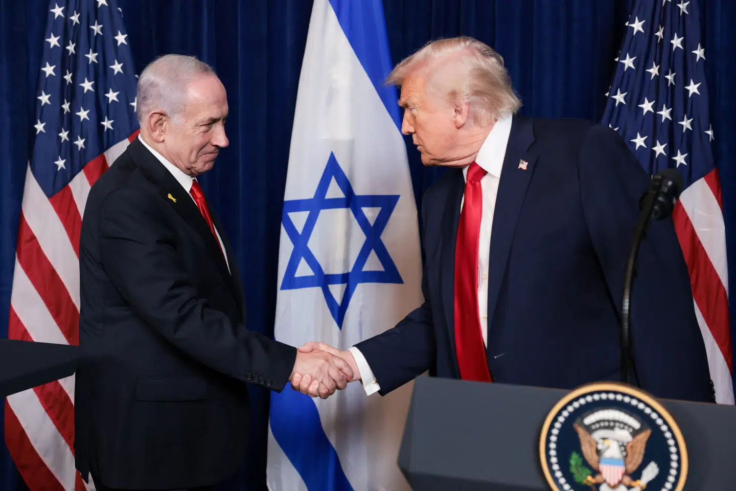 Benjamin Netanyahu og Donald Trump fotograferet under en pressekonference 29. december 2025.