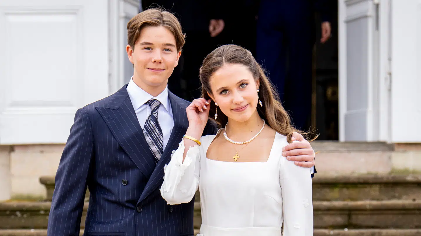 Prins Vincent og prinsesse Josephine ved deres konfirmation i Fredensborg Slotskirke lørdag. Tvillingeparret skulle blandt andet give deres første selvstændige interview til den fremmødte presse.