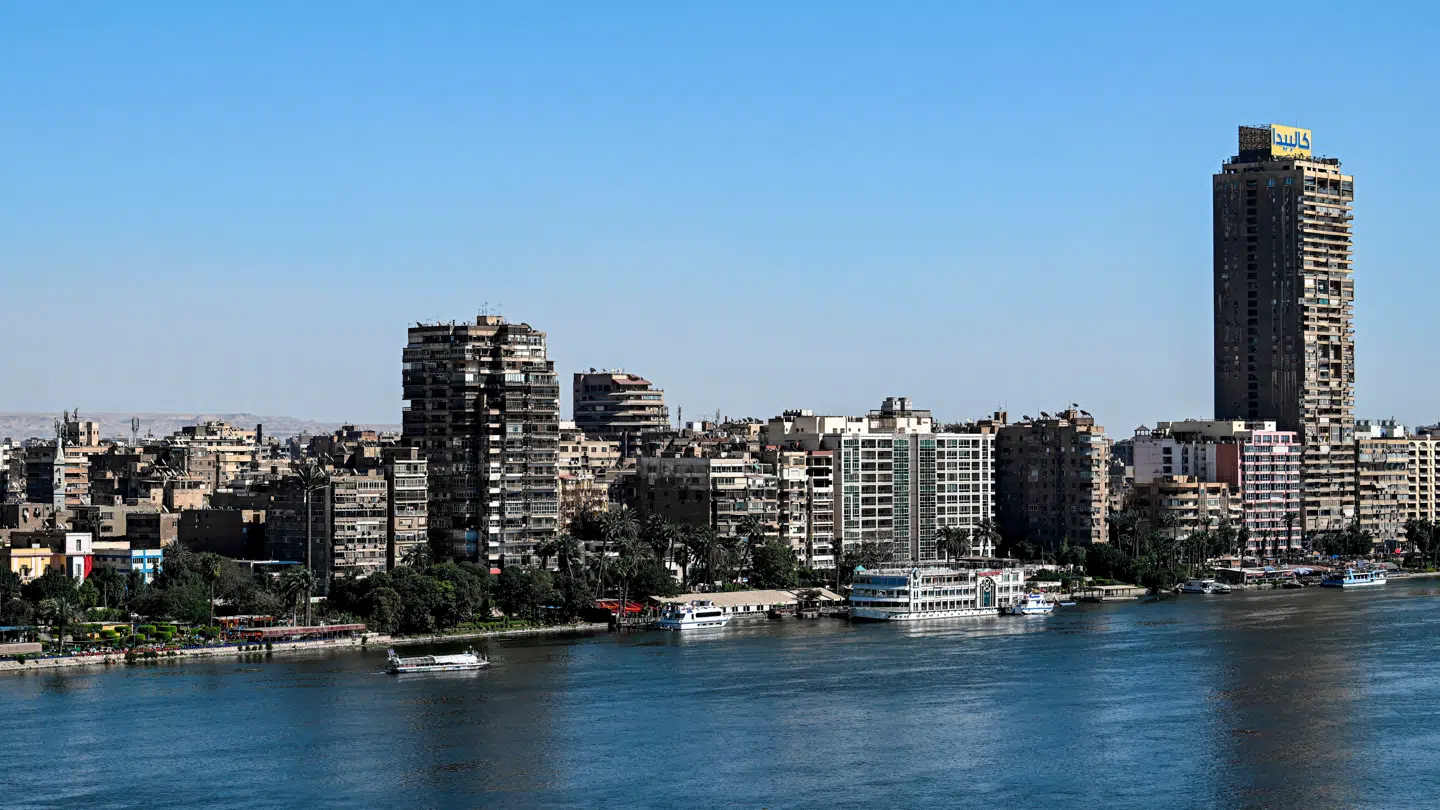 Den nye by skal bygges øst for den egyptiske hovedstad, Kairo, der ses på billedet.