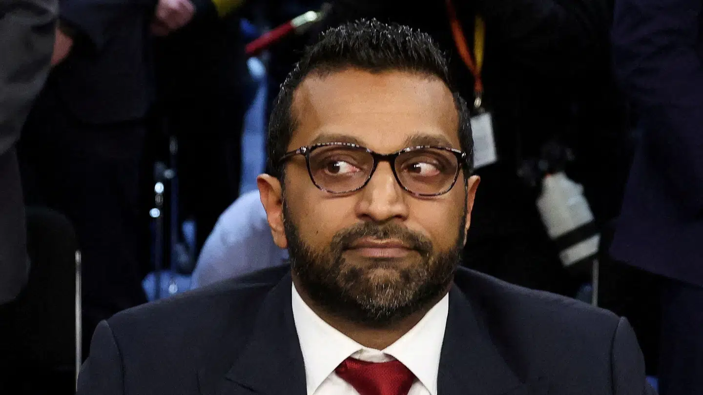 Kash Patel er lige nu i en verserende konflikt med The Atlantic om mediets kritiske artikel.