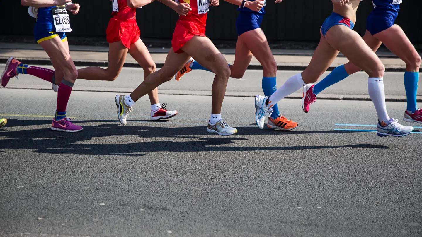 Mange af løberne i søndagens halvmaraton i København fik ikke vigtige praktiske oplysninger, fordi et hjemmeside-nedbrud drillede den debuterende arrangør.