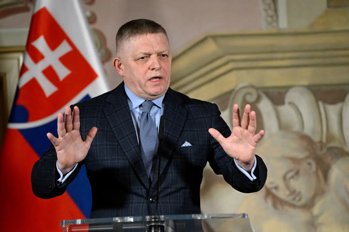 Slovakiets premierminister, Robert Fico, er inviteret til Moskva i anledning af årsdagen for afslutningen på Anden Verdenskrig. Men flere lande vil ifølge dpa ikke lade ham krydse deres luftrum. (Arkivfoto).