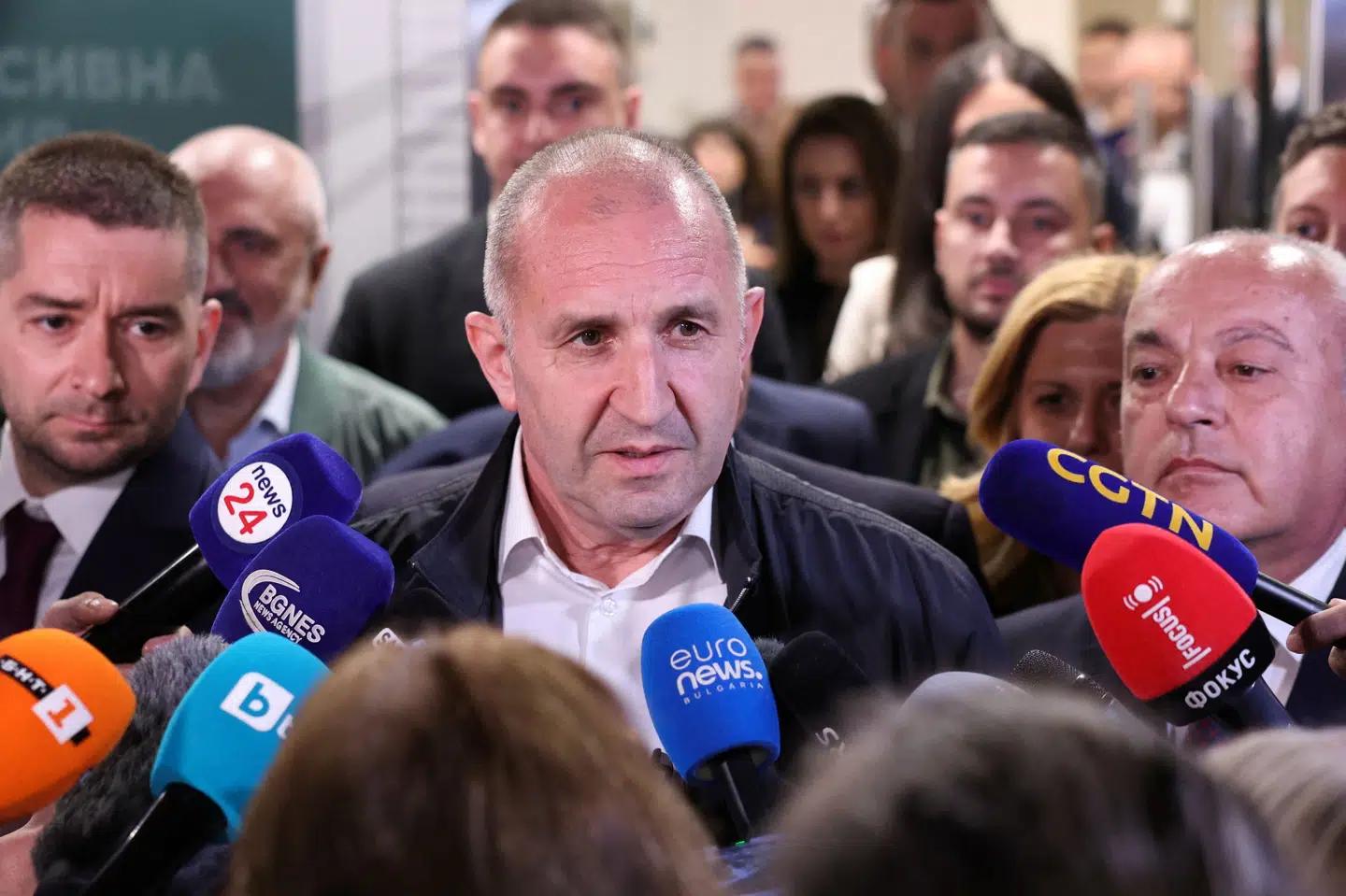Rumen Radev, tidligere præsident og leder af partiet Progressive Bulgarien, ligner en vinder ved søndagens parlamentsvalg i landet, viser de foreløbige valgresultater.