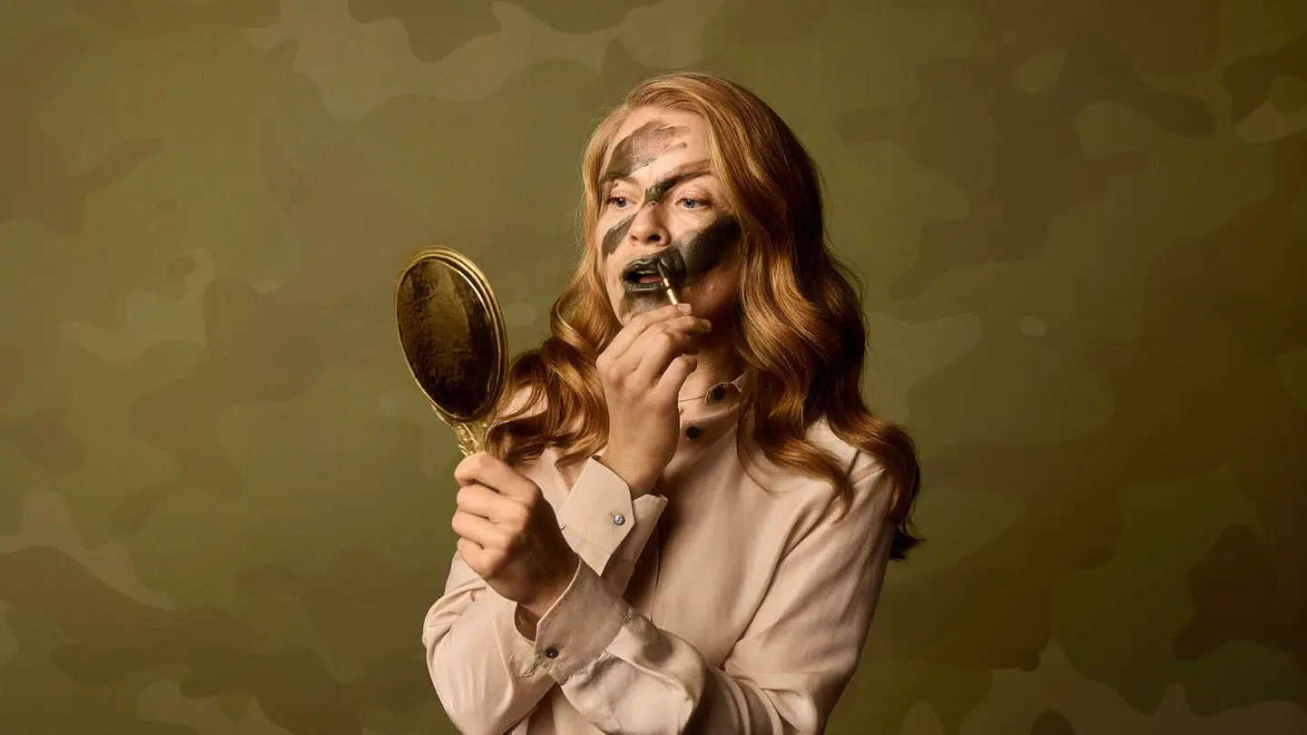 Mobilisering: Signe Egholm Olsen er en af de medvirkende i Christian Lollikes »Far, far, krigsmand«, der kan ses på Det kongelige Teater i næste sæson.