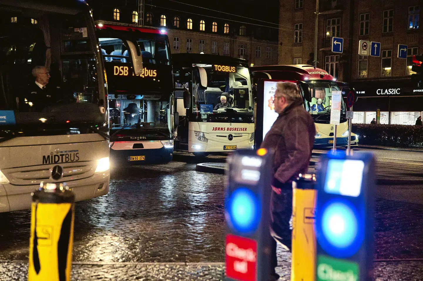 Togpassagerer fra Aarhus Hovedbanegård har siden midten af januar skullet rejse med togbusser på grund af en totalspærring for togtrafikken. Nu er der igen åbnet for trafik fra stationen i nordgående retning. (Arkivfoto).
