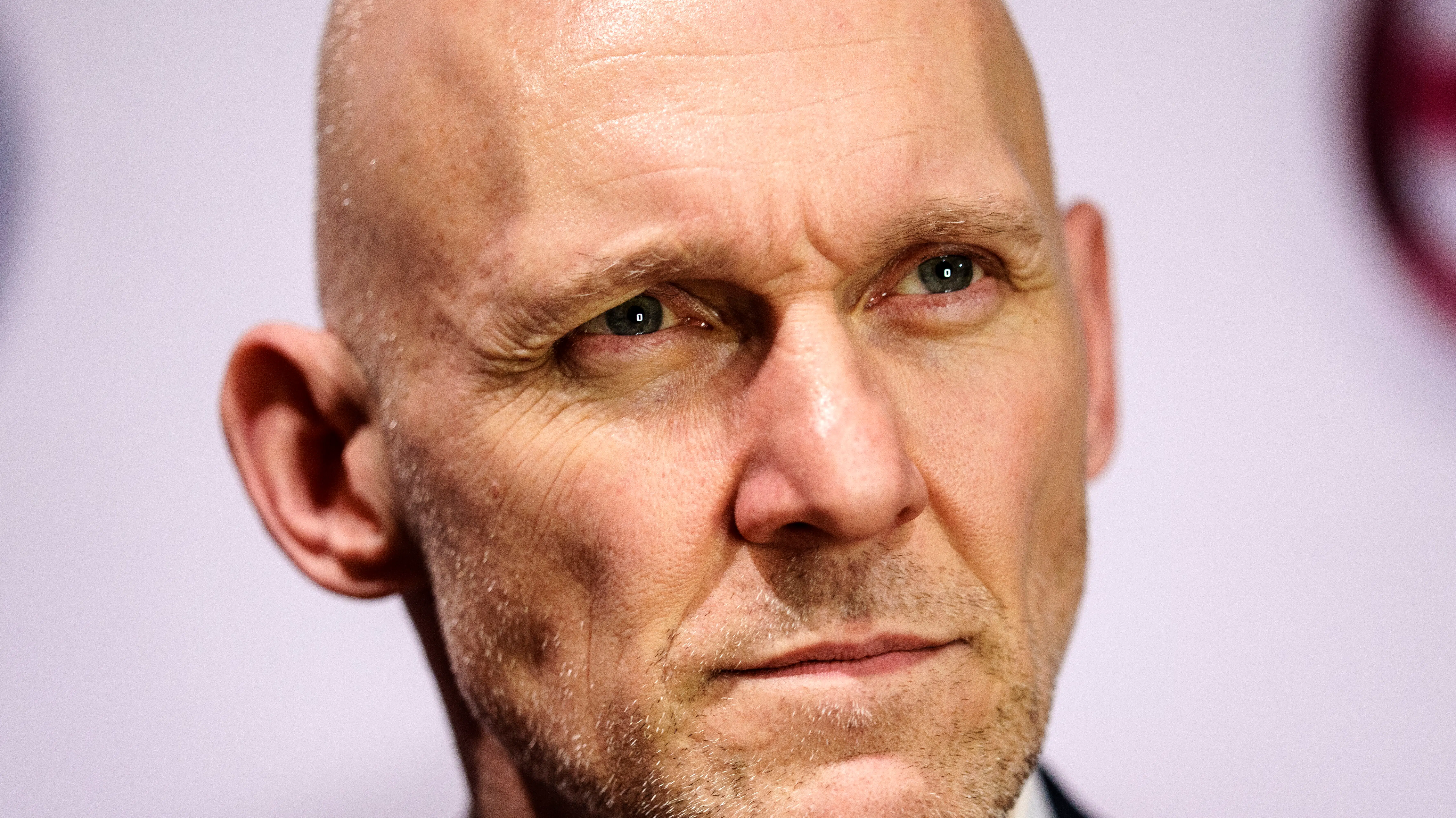 Voldsom diskussion på tv: 'Du skal ikke ryste på hovedet af mig'