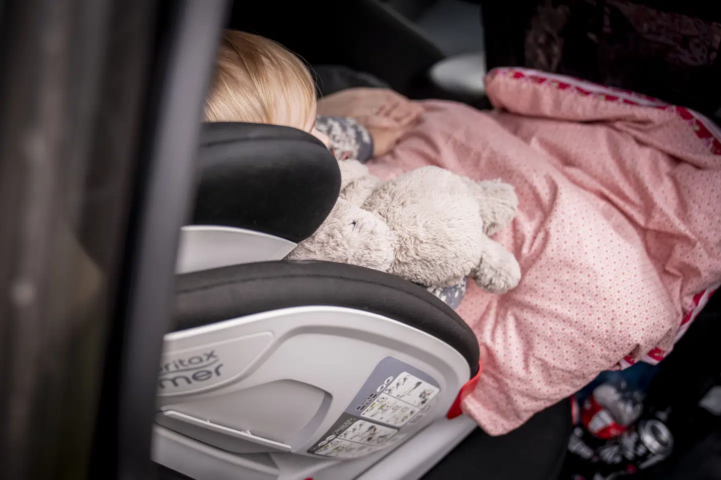 Modelfoto med barn i autostol i Køge, søndag den 12. februar 2023.. (Foto: Mads Claus Rasmussen/Ritzau Scanpix)